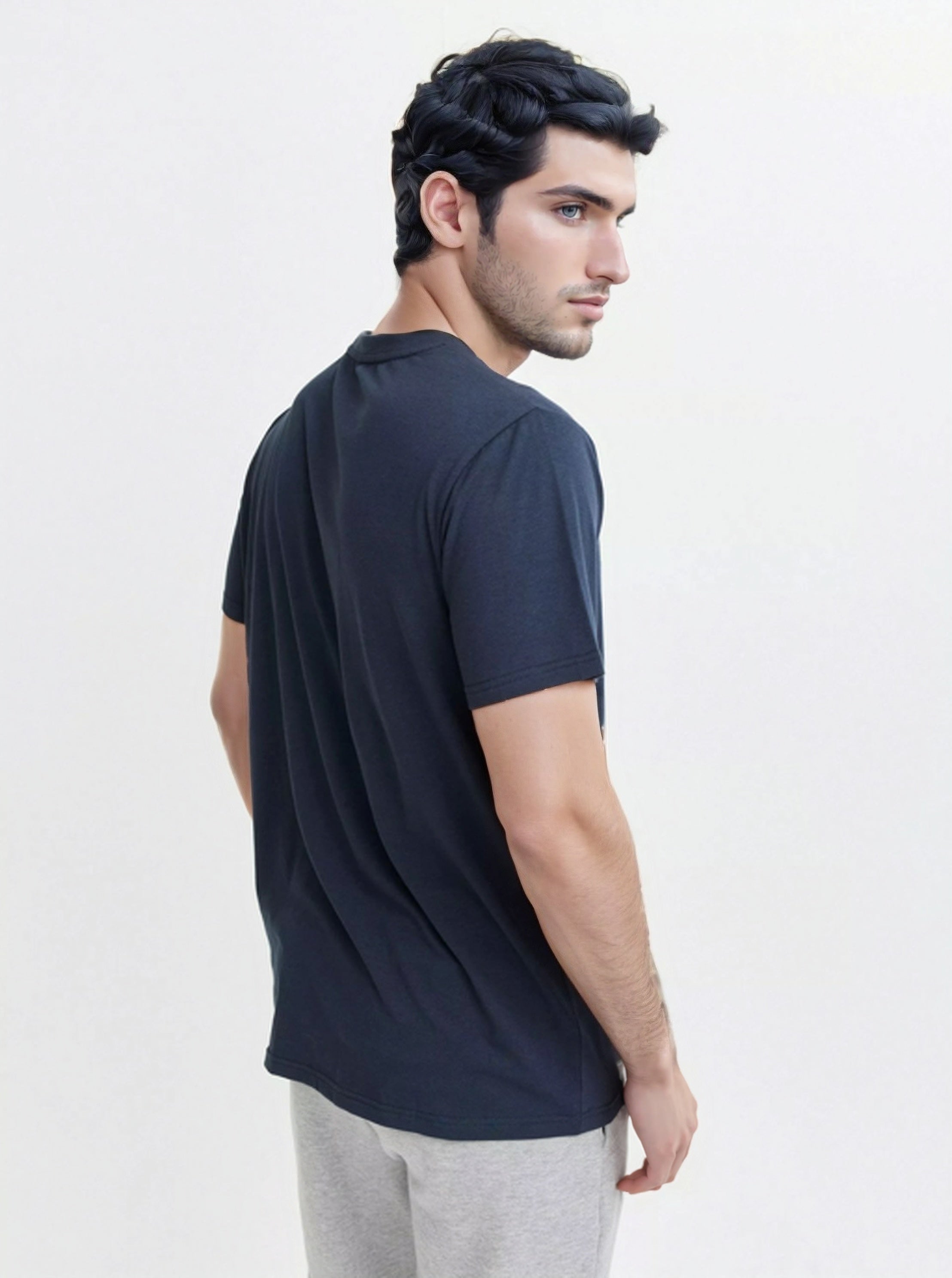 POLERA LOGOTIPO SOBRE RELIEVE