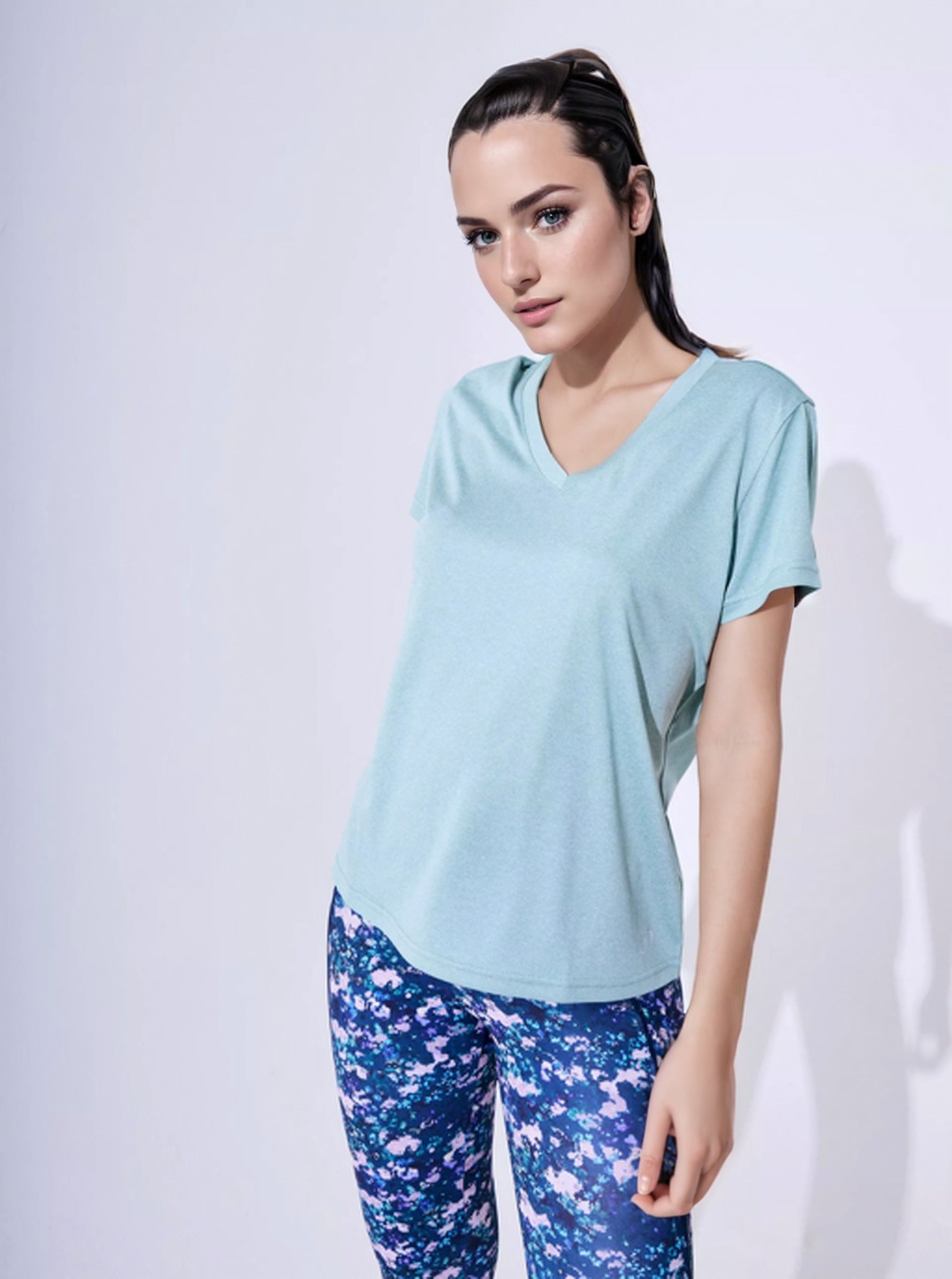 POLERA TECNICA CUELLO V