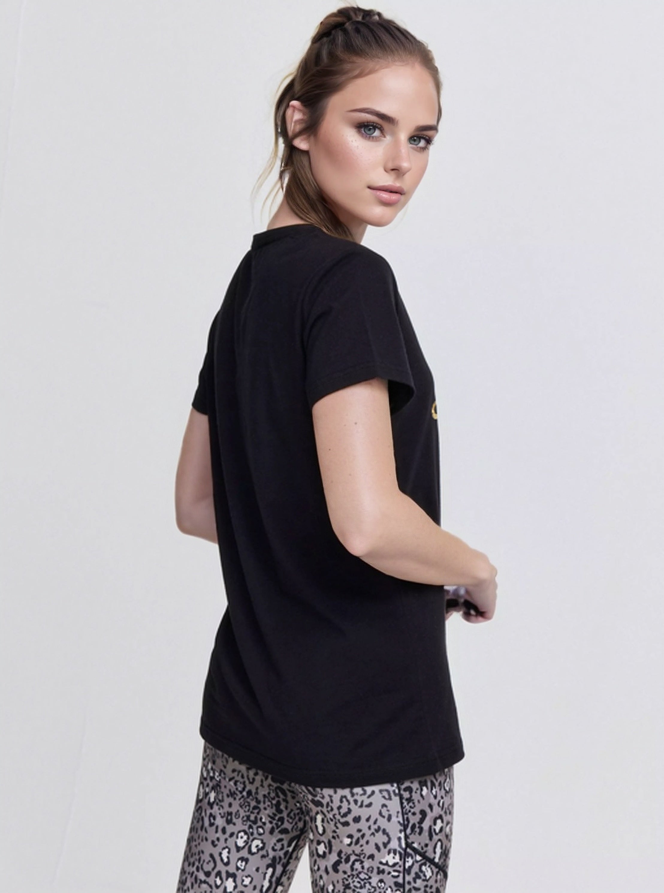 POLERA GRAFICA ESTAMPADA