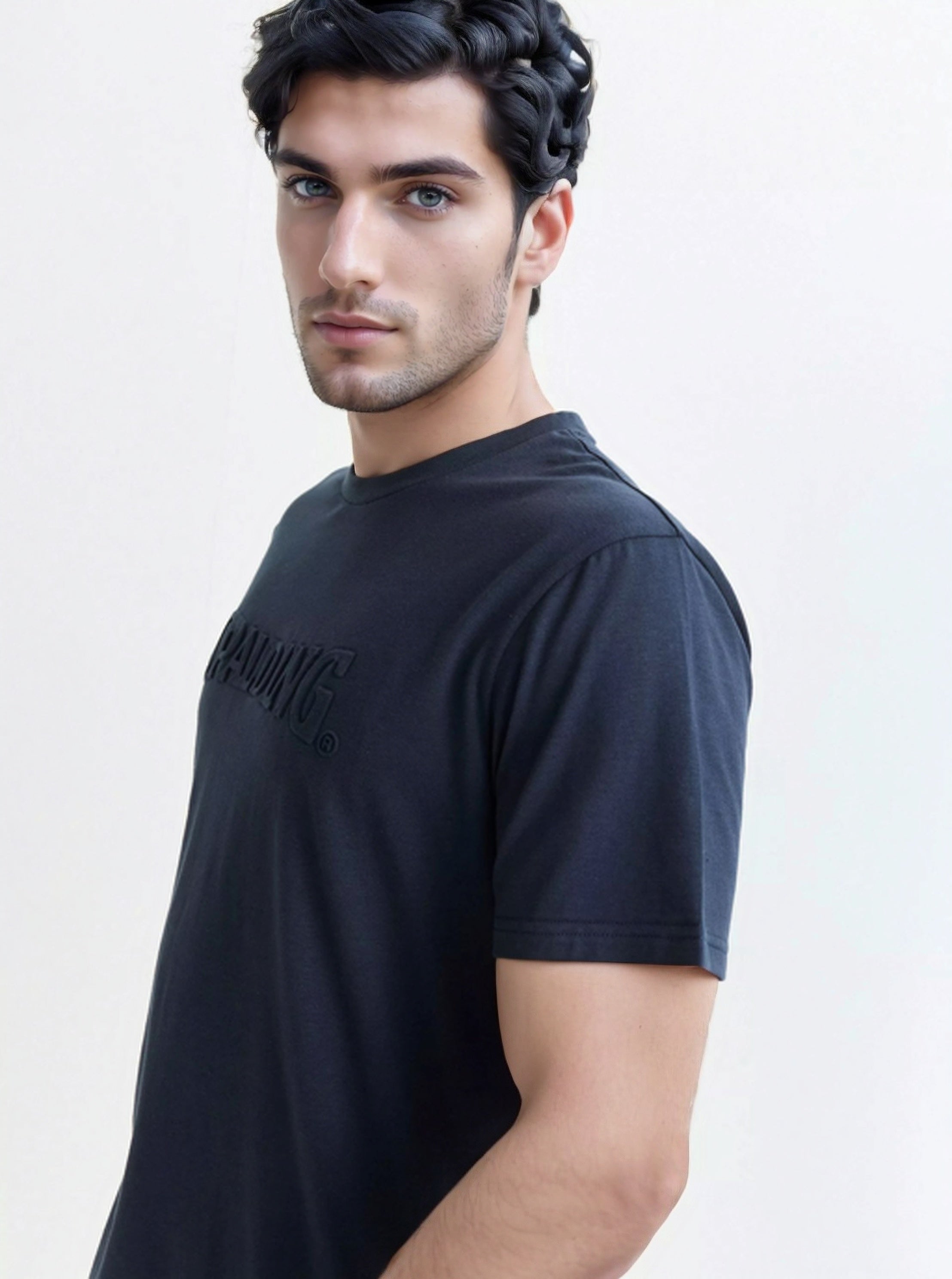 POLERA LOGOTIPO SOBRE RELIEVE
