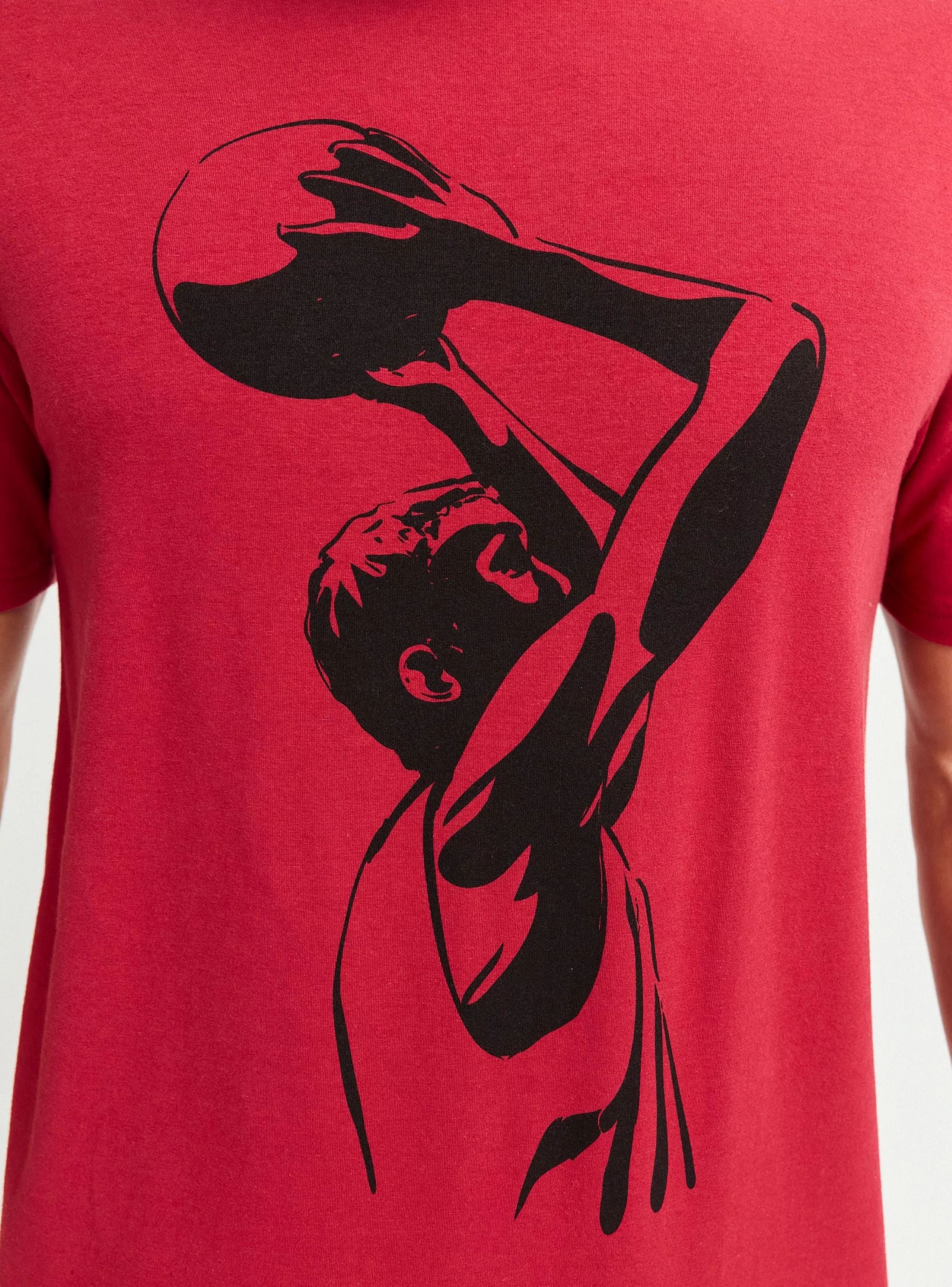 POLERA ESTAMPADA CORTE CURVO