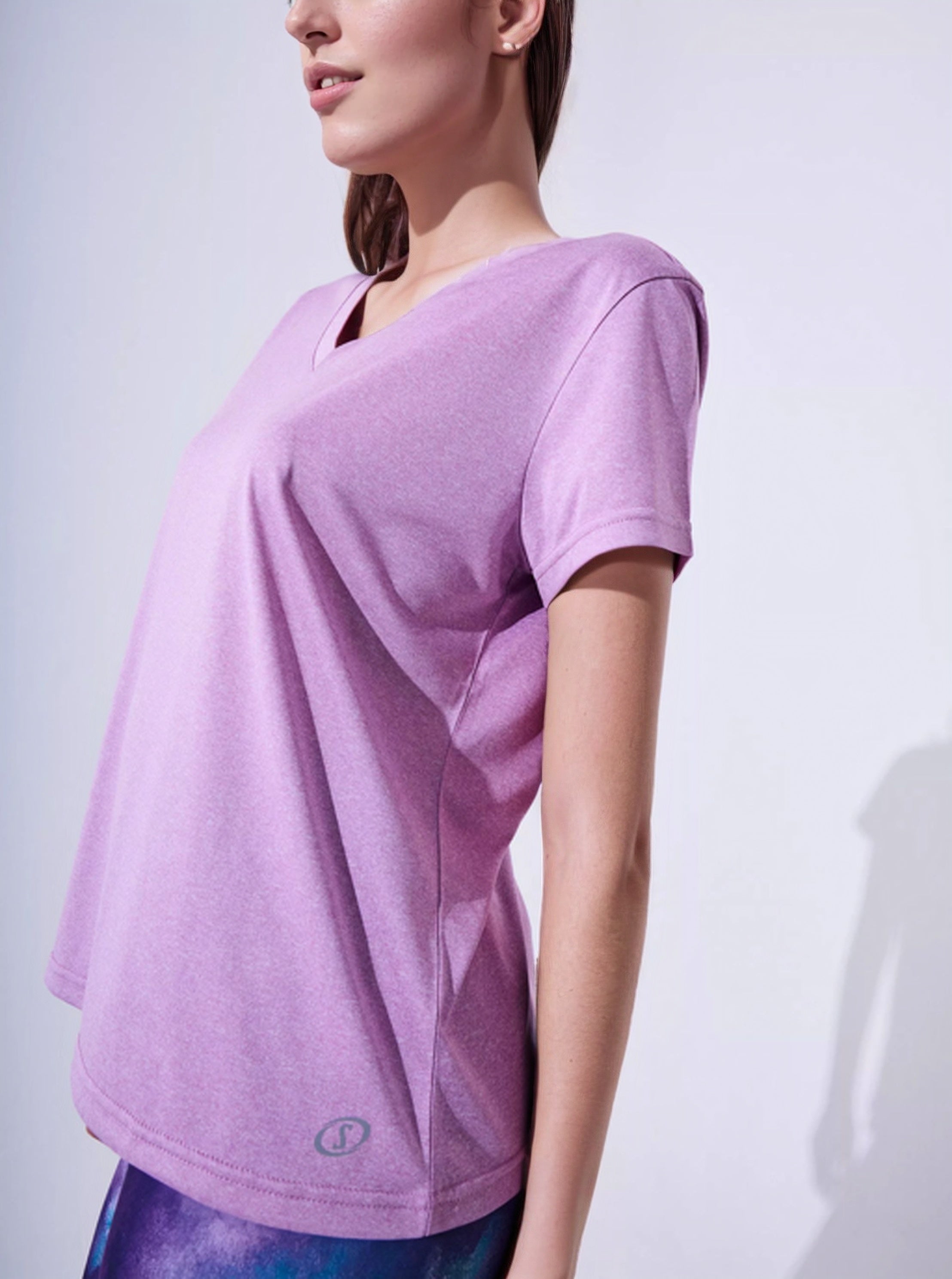 POLERA TECNICA CUELLO V