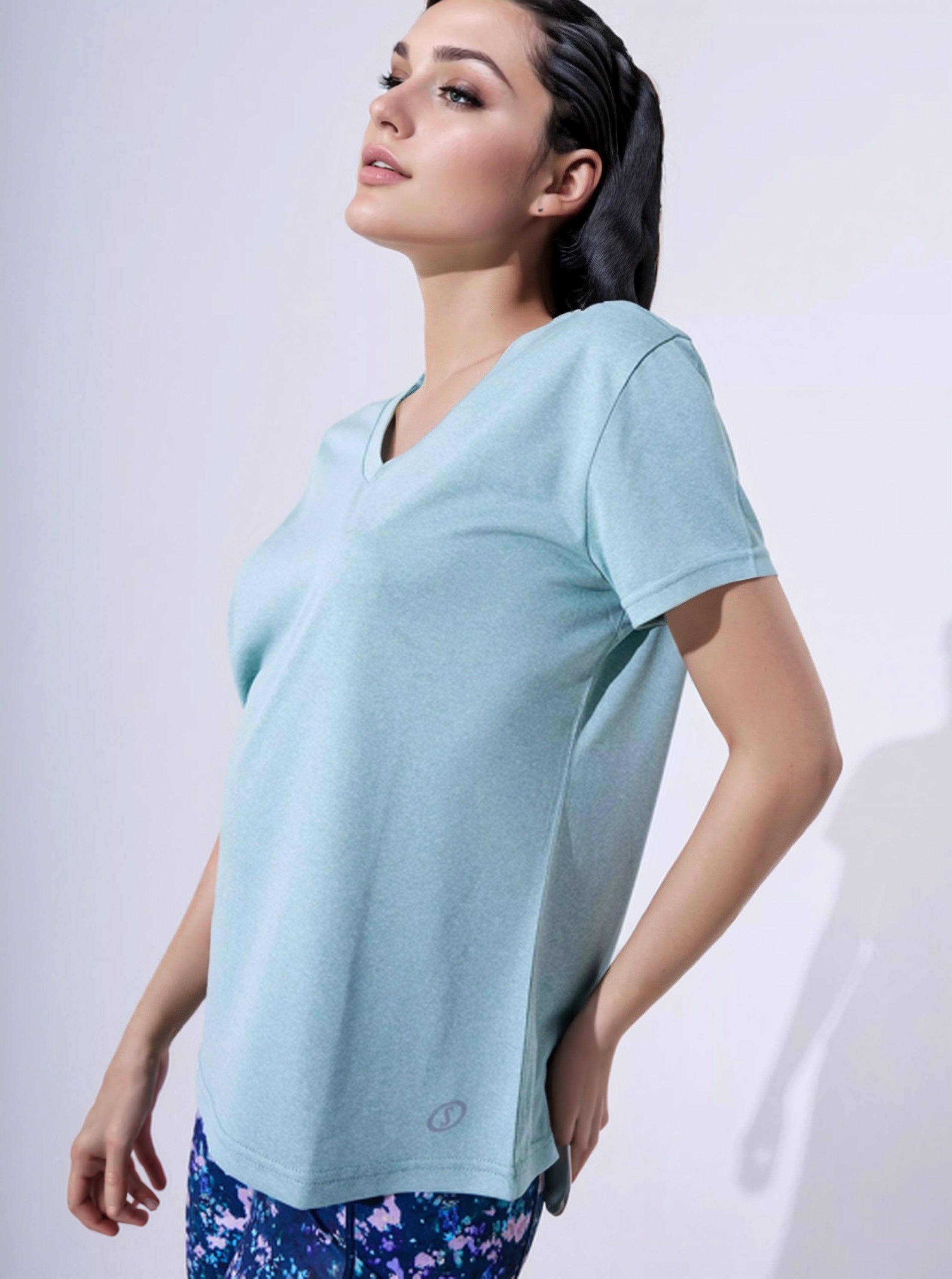 POLERA TECNICA CUELLO V