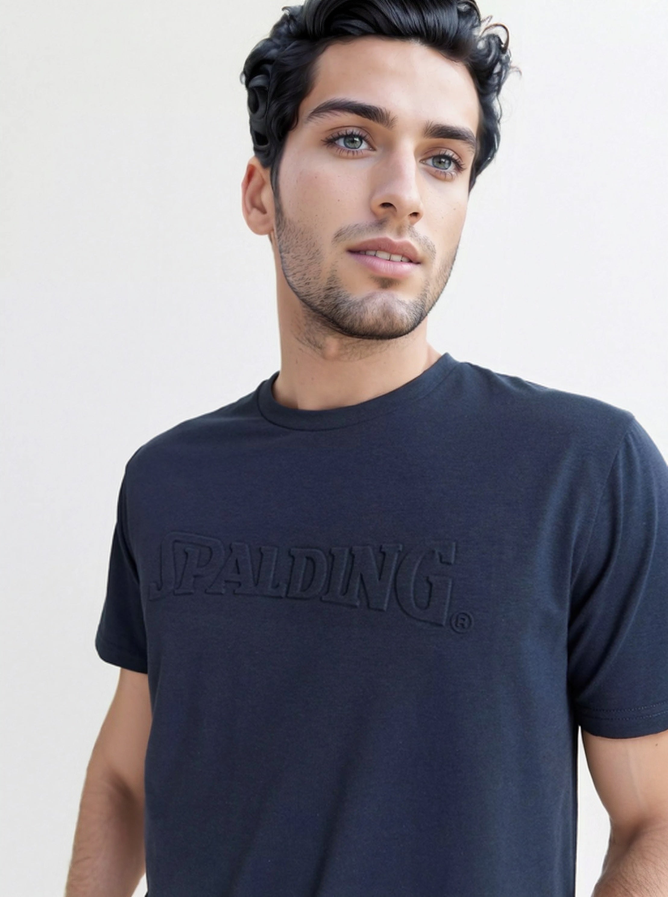 POLERA LOGOTIPO SOBRE RELIEVE